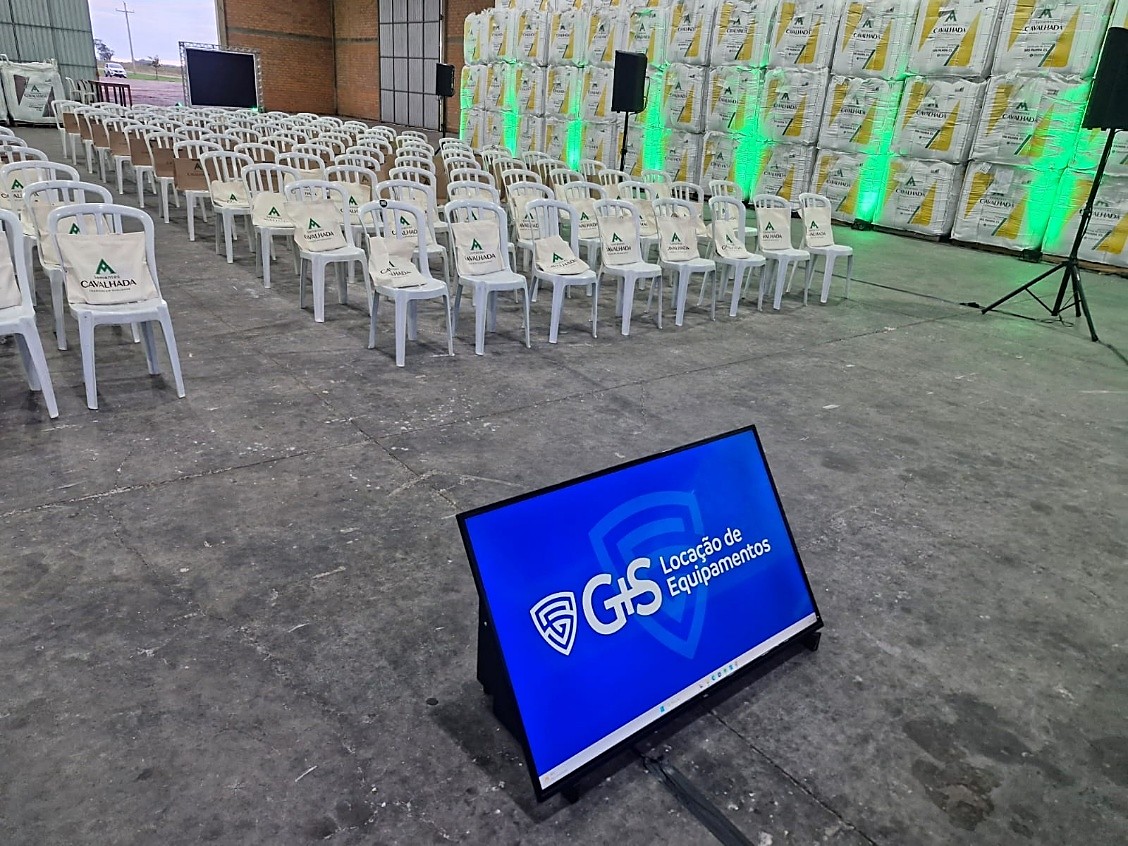 Monitores de retorno para palco e plenária